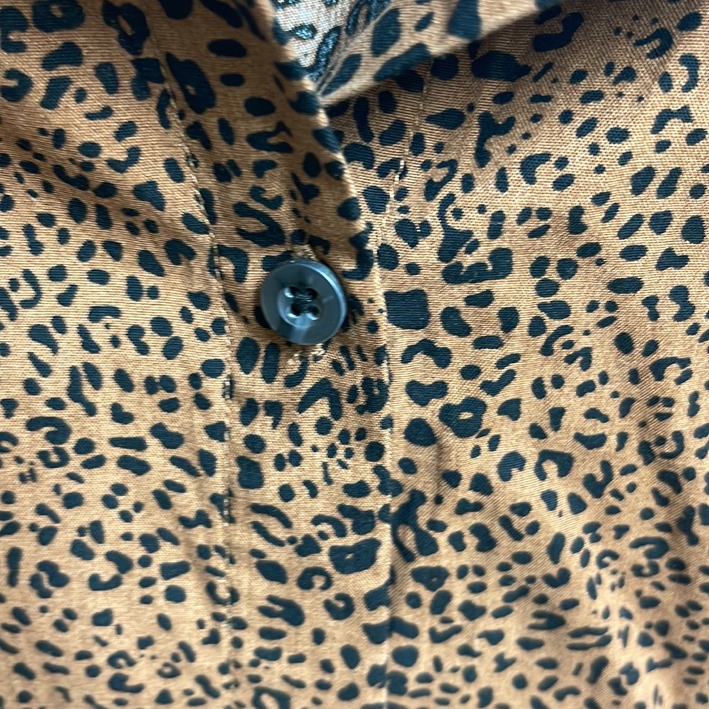 Cropped Button up - Picture 3 of 3